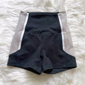 Hollister Gilly Hicks High Rise Bike Shorts Black & Tan Size xs